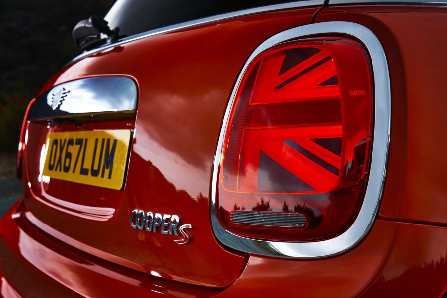 Детали экстерьера Mini Cooper S (F56) 2018 года  (WW) (фото 12 из 196)